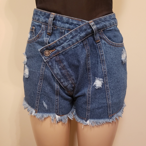 Fashion Nova Pants - 🆕️ FASHION NOVA Cardi B High Rise Shorts🆕